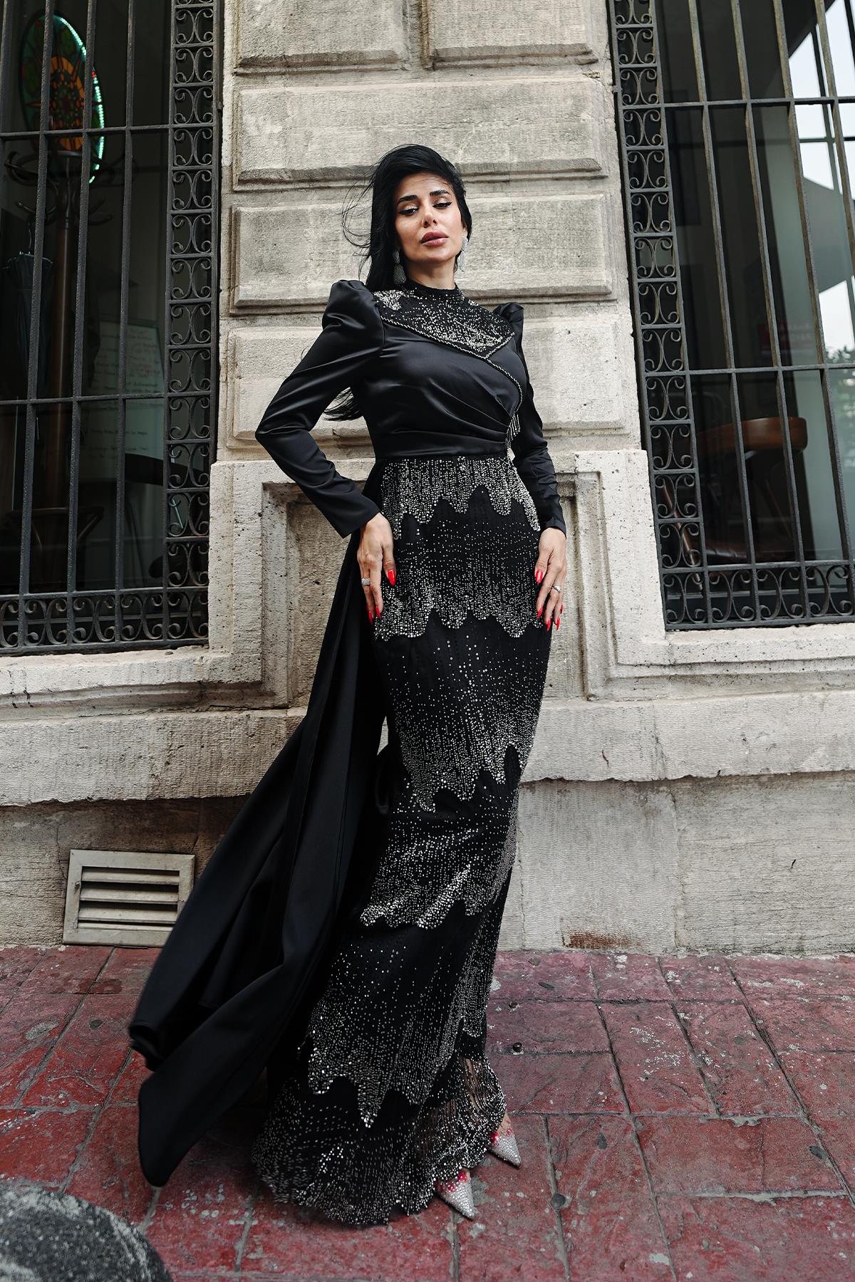 Tesettür Boncuklu Saten Abiye SiyahLP6247