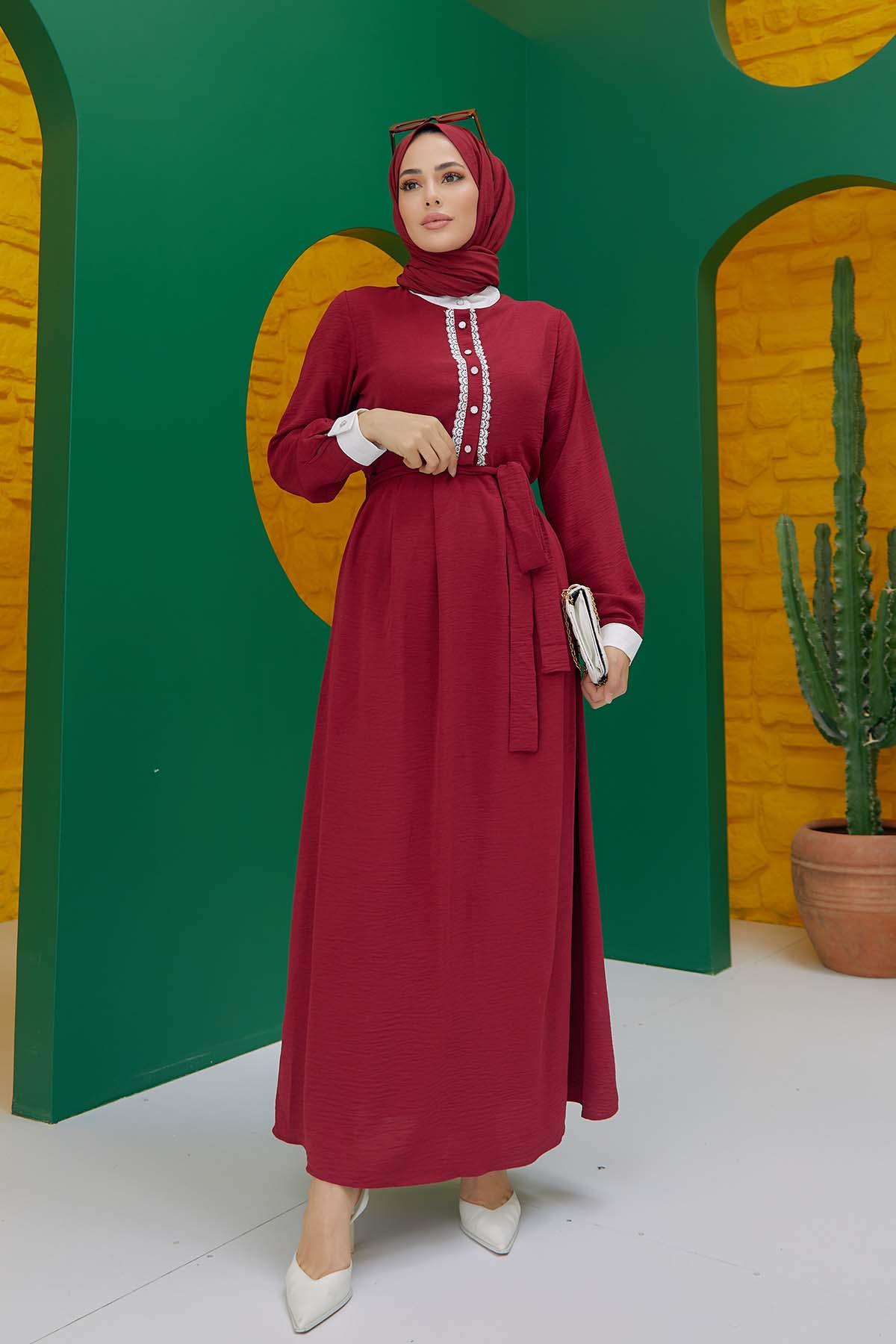 Tesettür Dantel Detaylı Kuşaklı Elbise BordoHM4029