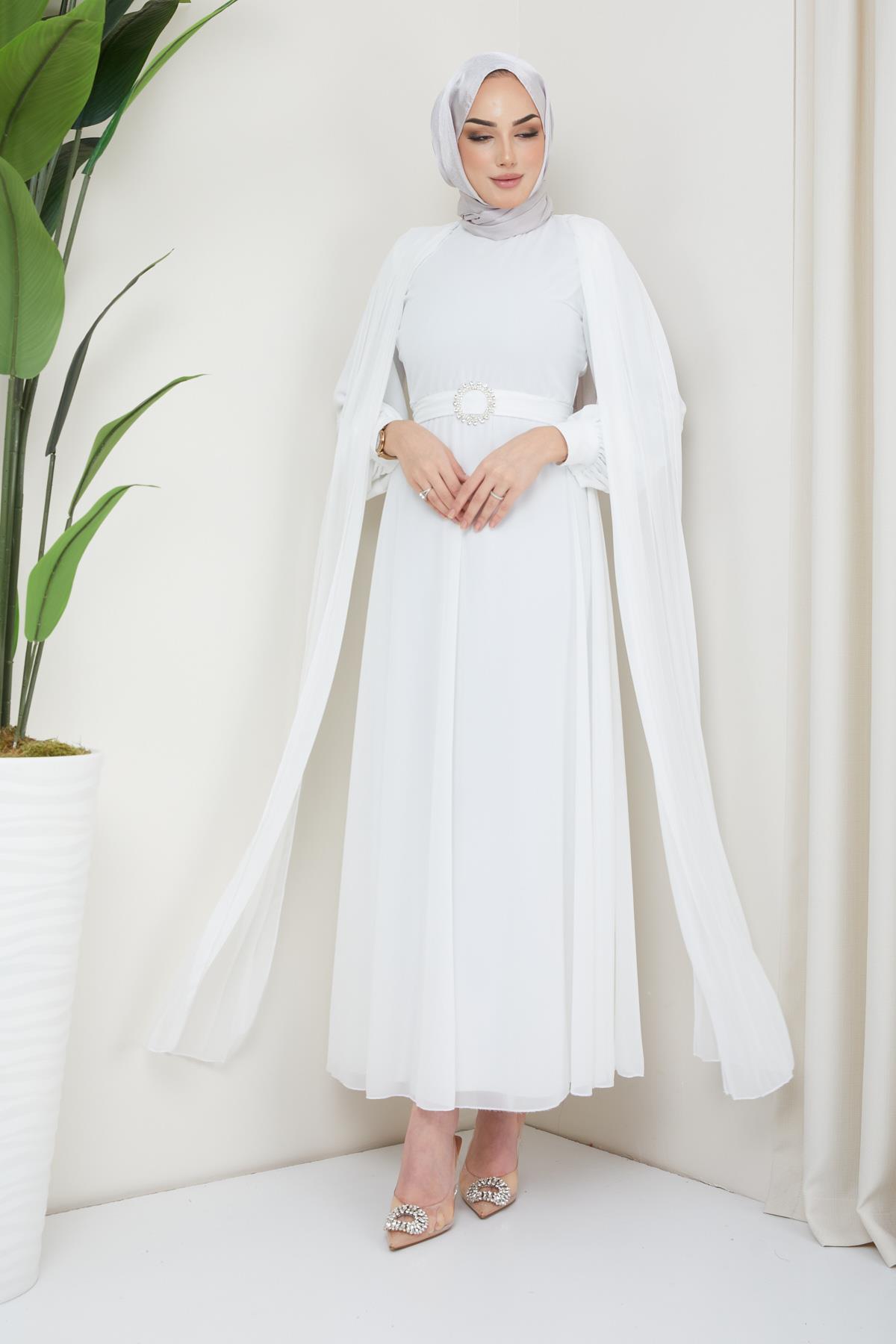 Tesettür Drape Pilise Detay Tokalı Şifon Abiye BeyazHM4177