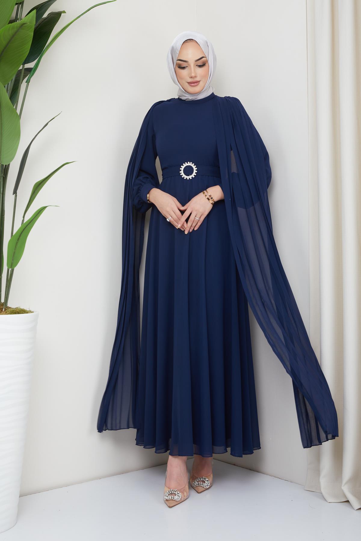 Tesettür Drape Pilise Detay Tokalı Şifon Abiye LacivertHM4177