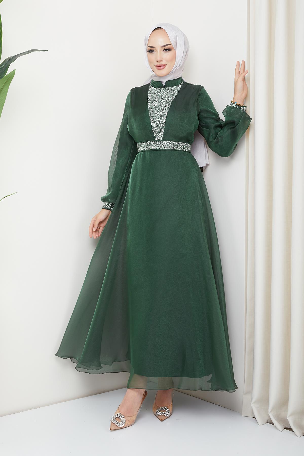 Tesettür Hakim Yaka, Meç Süslemeli Organze Tül Abiye Zümrüt YeşiliHM4176