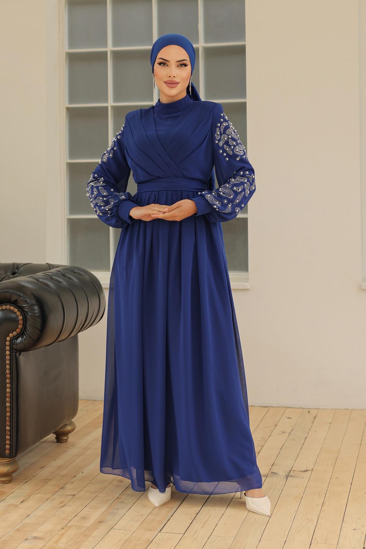 Tesettür Kruvaze Pilise, Kolları Taşlı Şifon Abiye Saks MavisiHM4192
