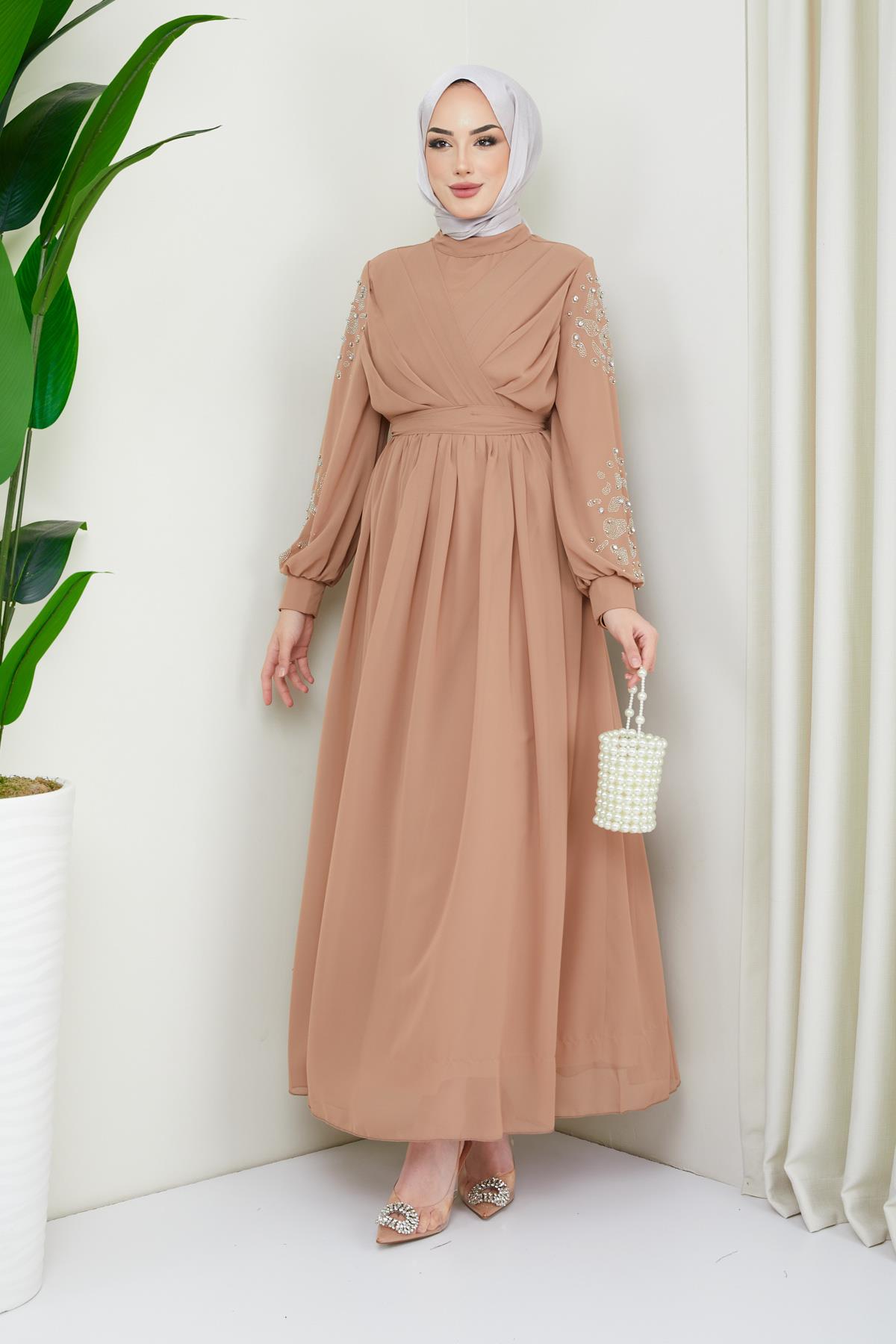 Tesettür Kruvaze Pilise, Kolları Taşlı Şifon Abiye VizonHM4192