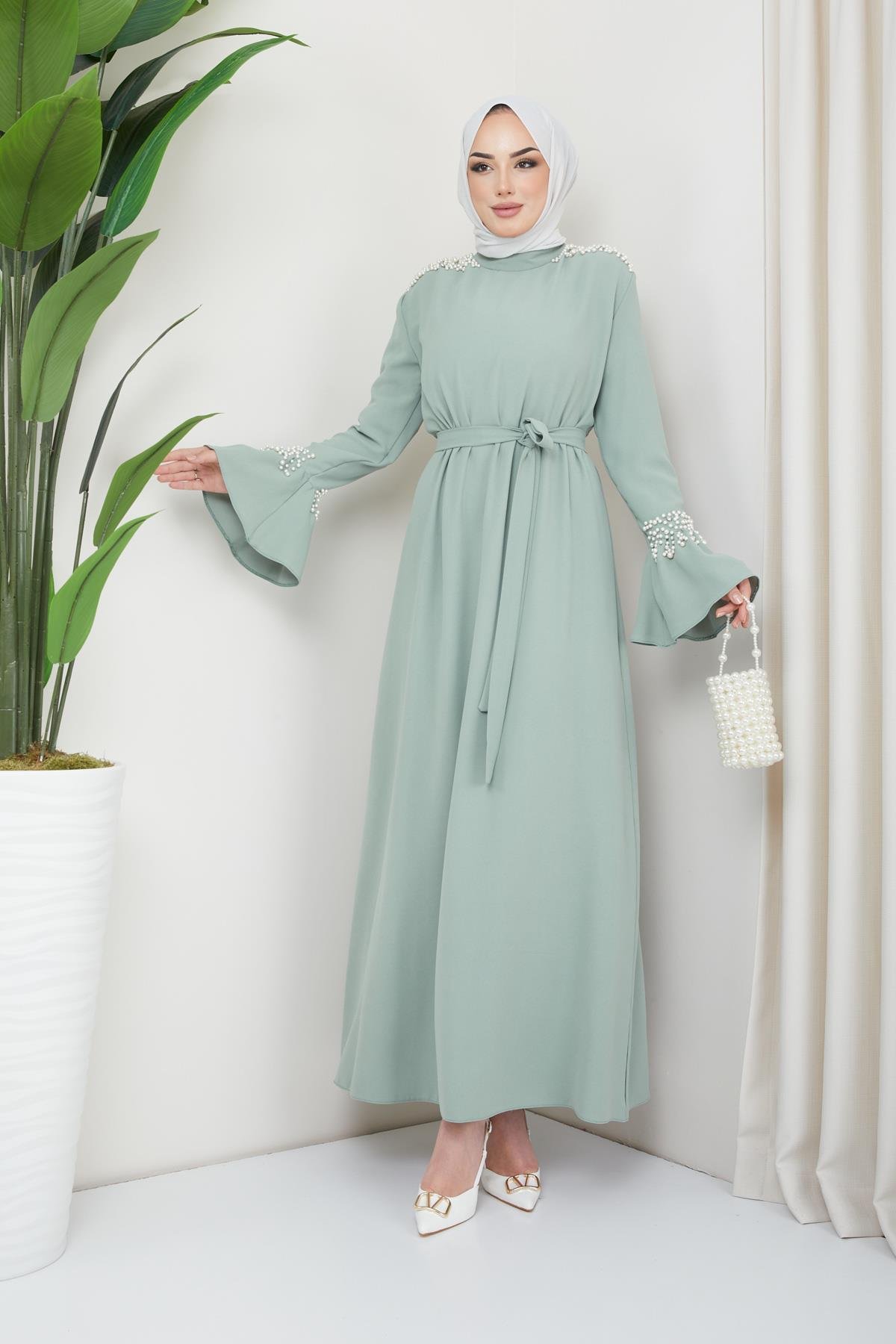Tesettür Manşeti Volanlı, Taş Detaylı Krep Abiye Mint YeşiliHM4164