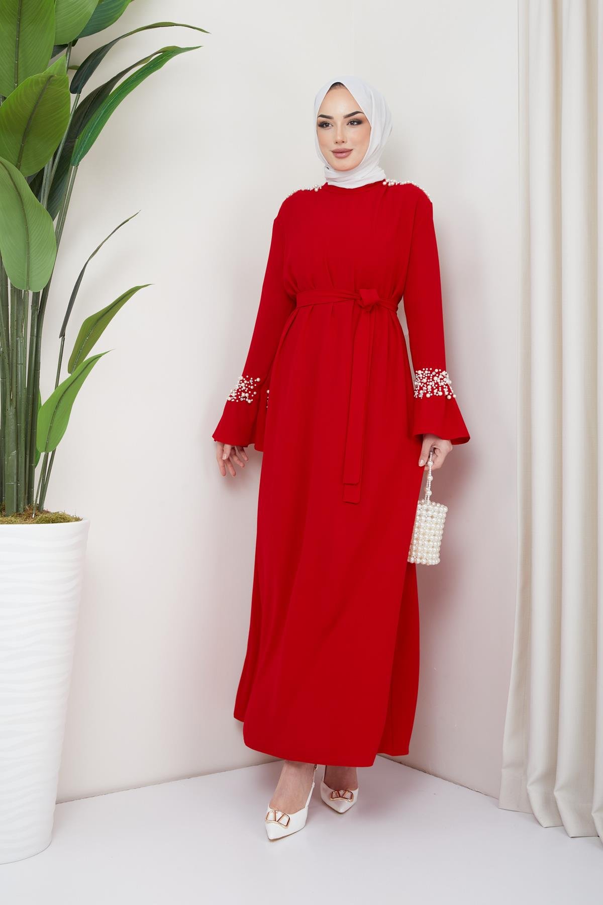 Tesettür Manşeti Volanlı, Taş Detaylı Krep Abiye KırmızıHM4164