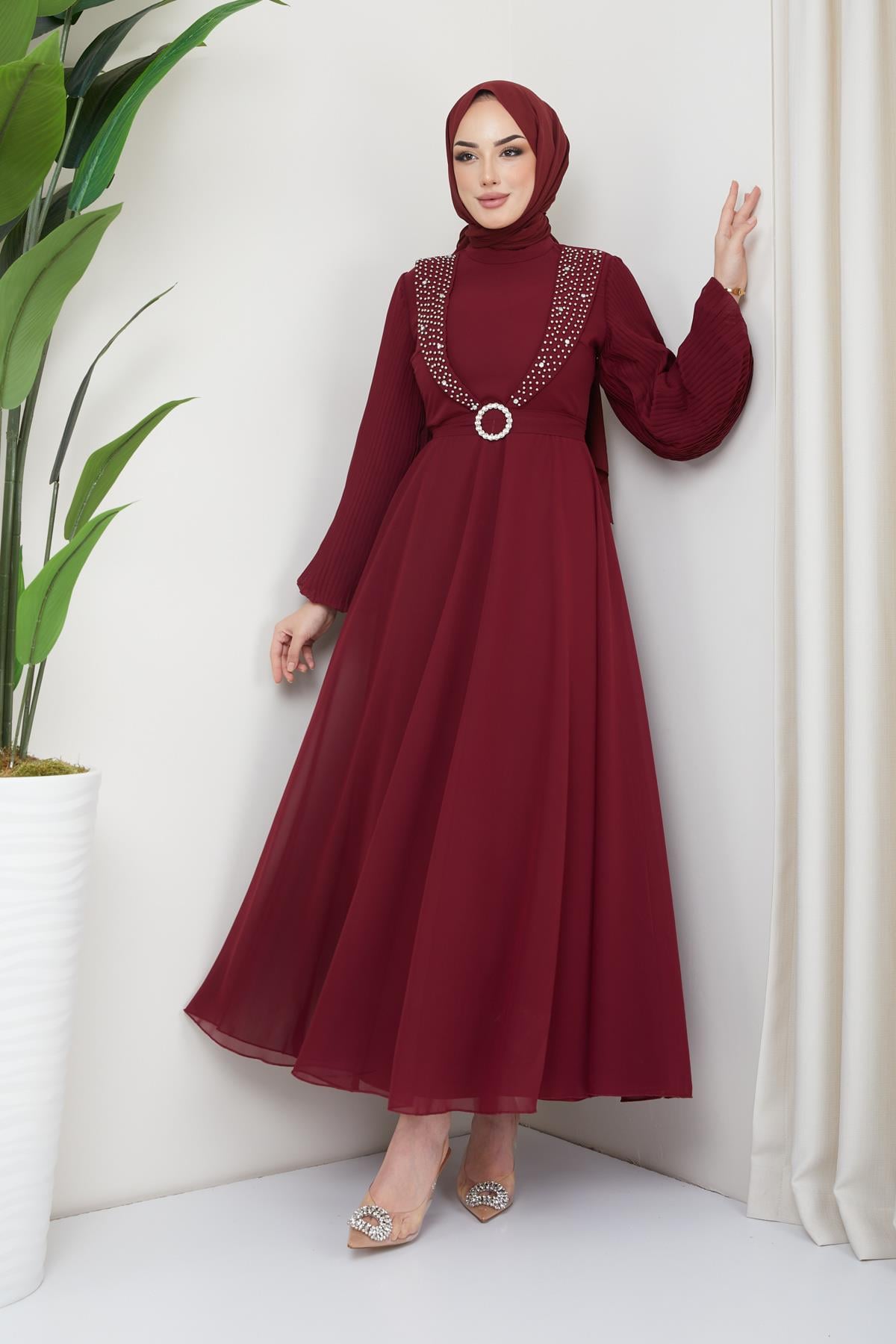 Tesettür Önü İnci Süslemeli, Kolları Piliseli Şifon Abiye BordoHM4179