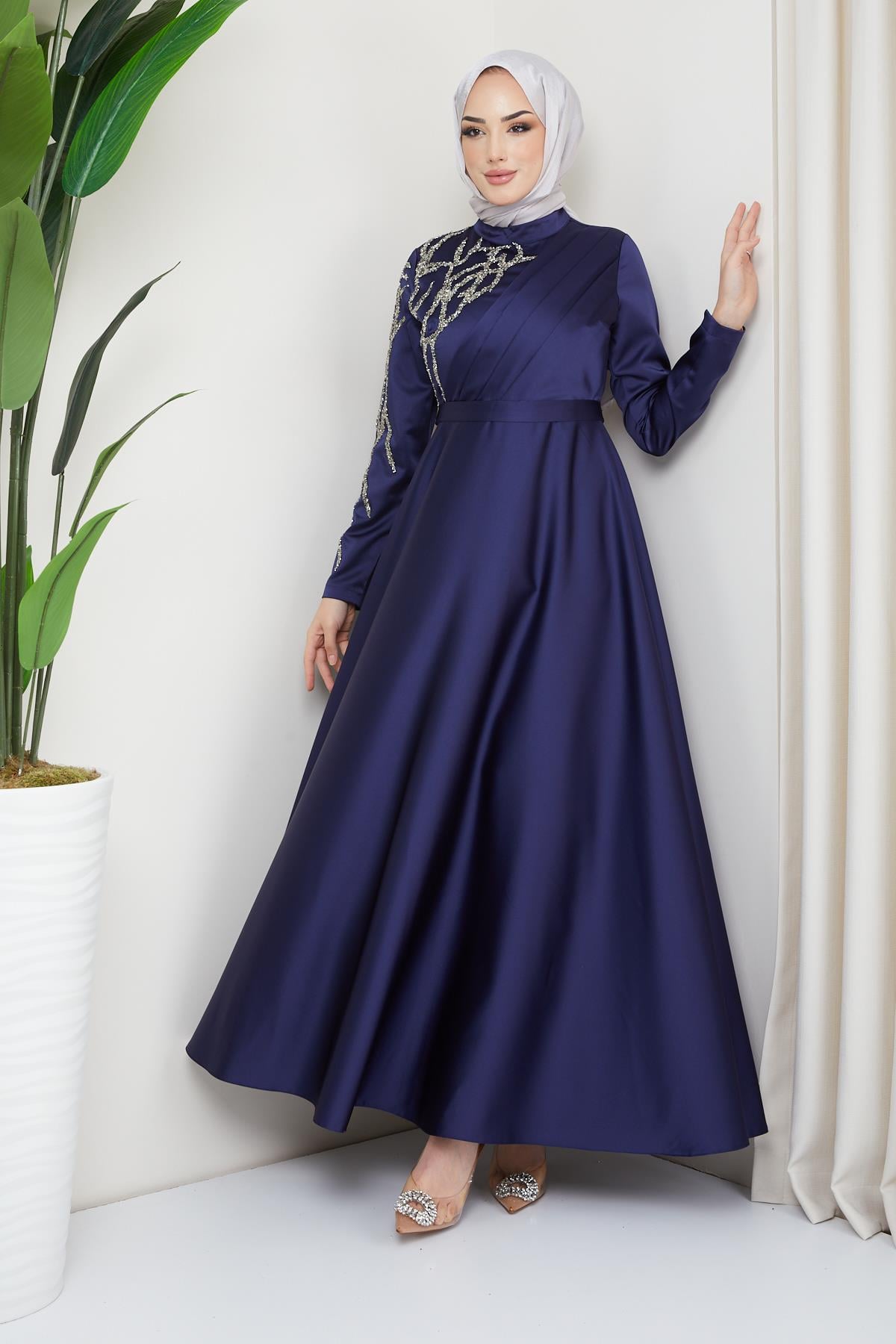 Tesettür Piliseli, Meç Süslemeli Saten Abiye LacivertHM4209