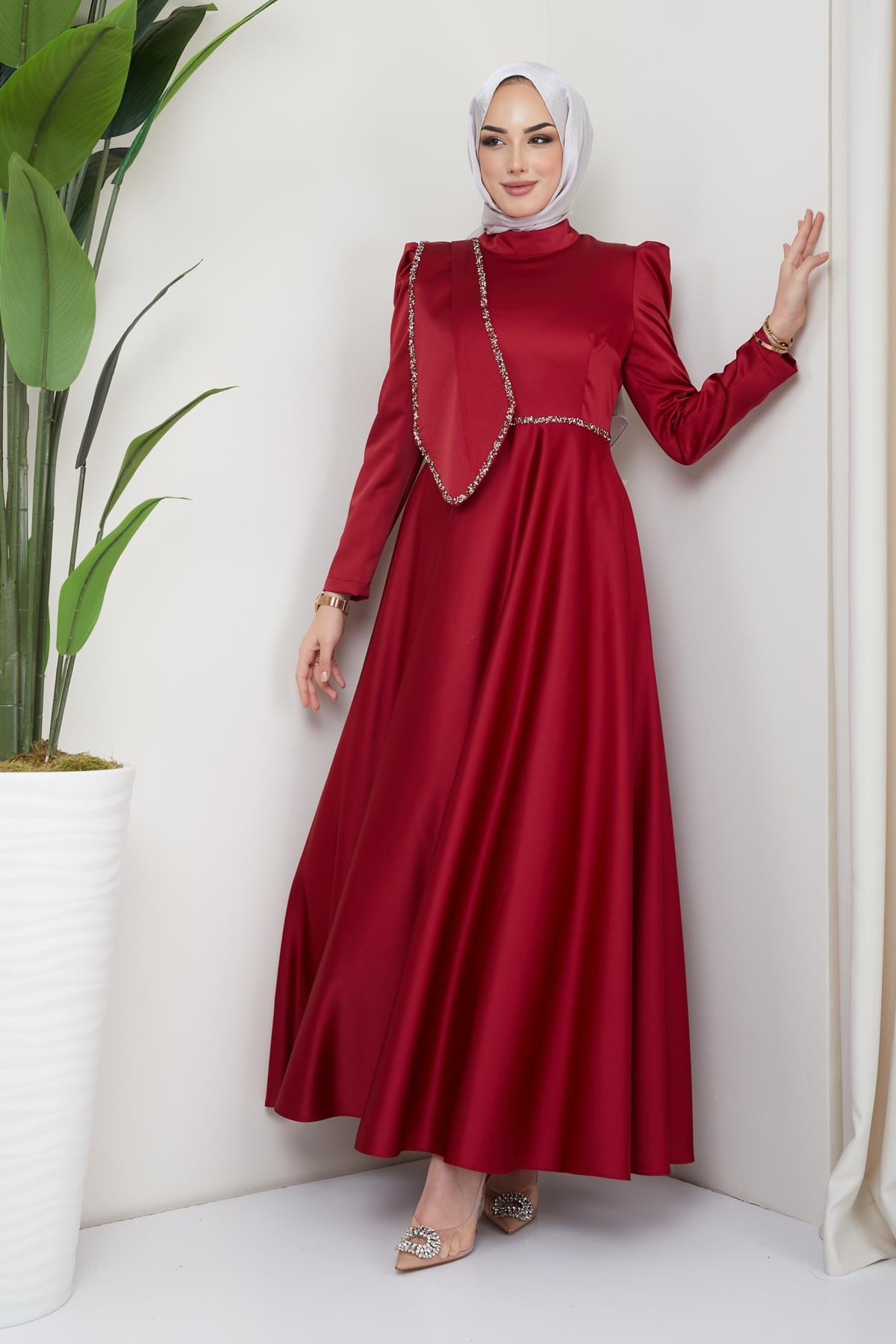 Tesettür Sare Yaprak Detaylı Taşlı Saten Abiye BordoHM4130-1