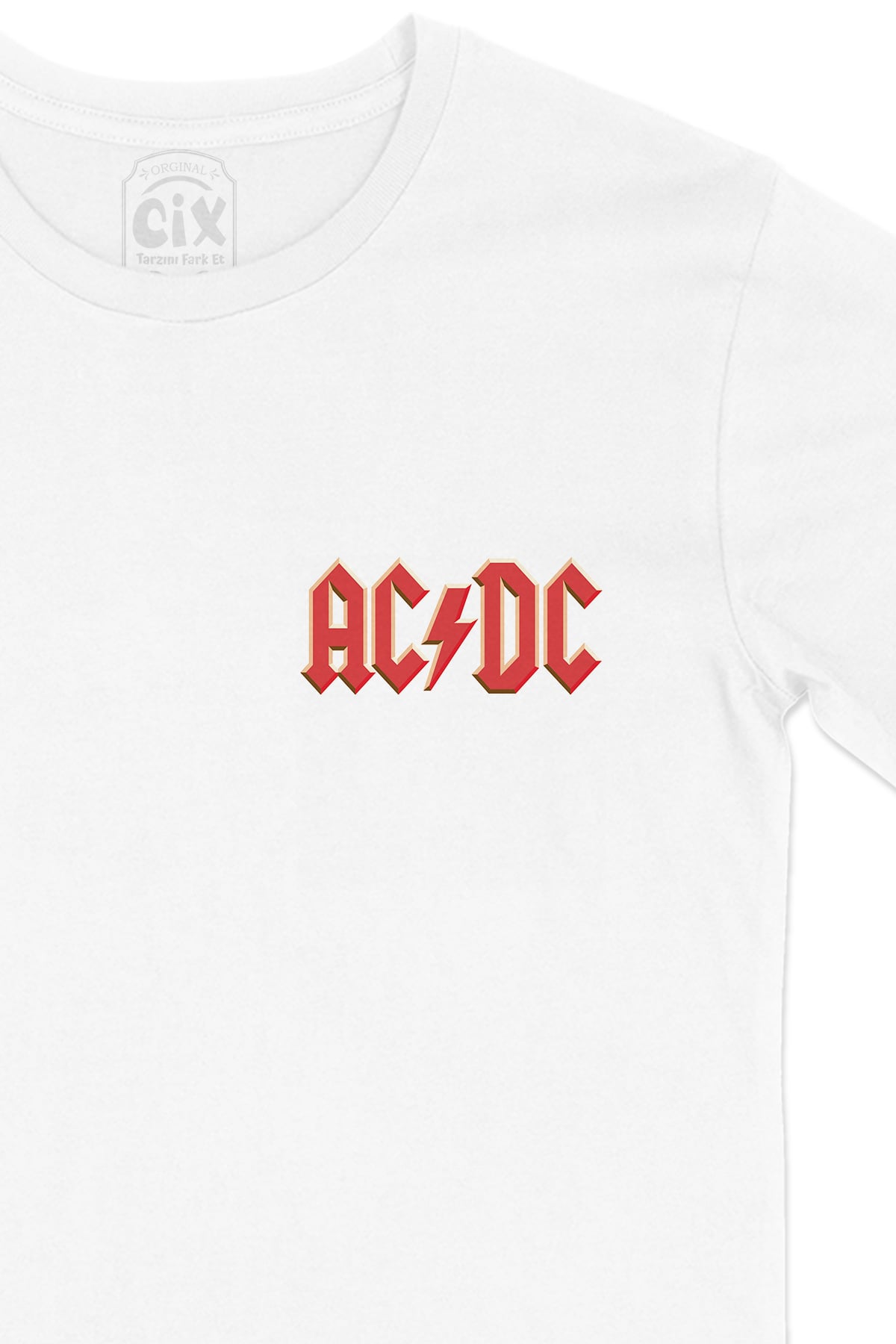 AC DC Kırmızı Logolu Cep Logo Tasarımlı Beyaz Tişört