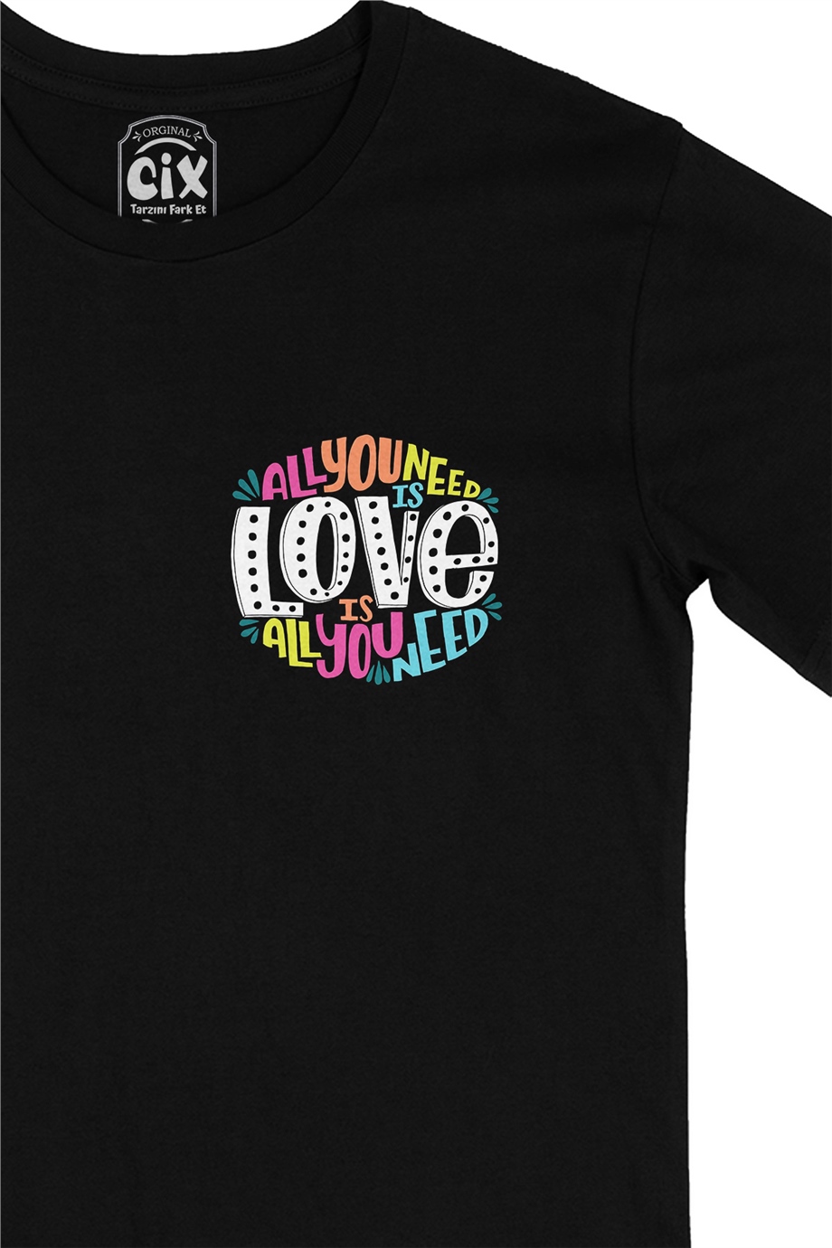 All You Need Love Cep Logo Tasarımlı Siyah Tişört