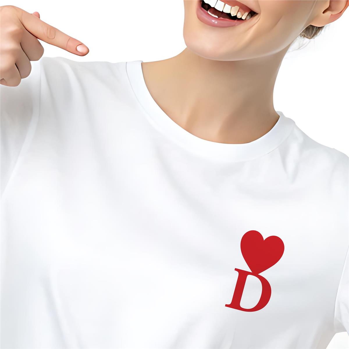 D Harf Baskılı Kalpli Boyfriend Beyaz Tişört