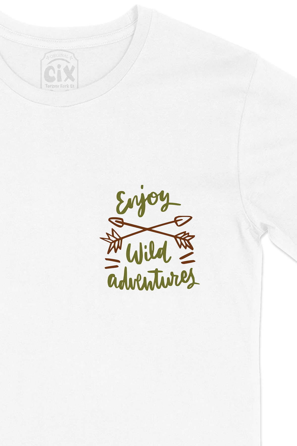 Enjoy Wild Adventures Cep Logo Tasarımlı Beyaz Tişört