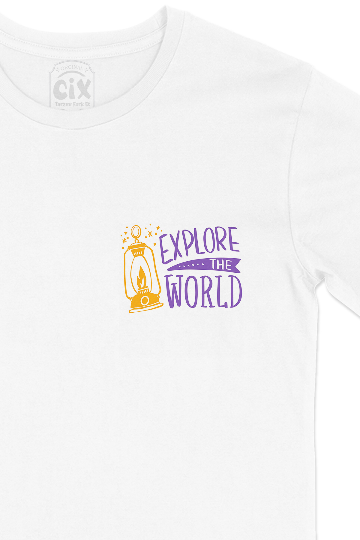 Explore The World Cep Logo Tasarımlı Beyaz Tişört