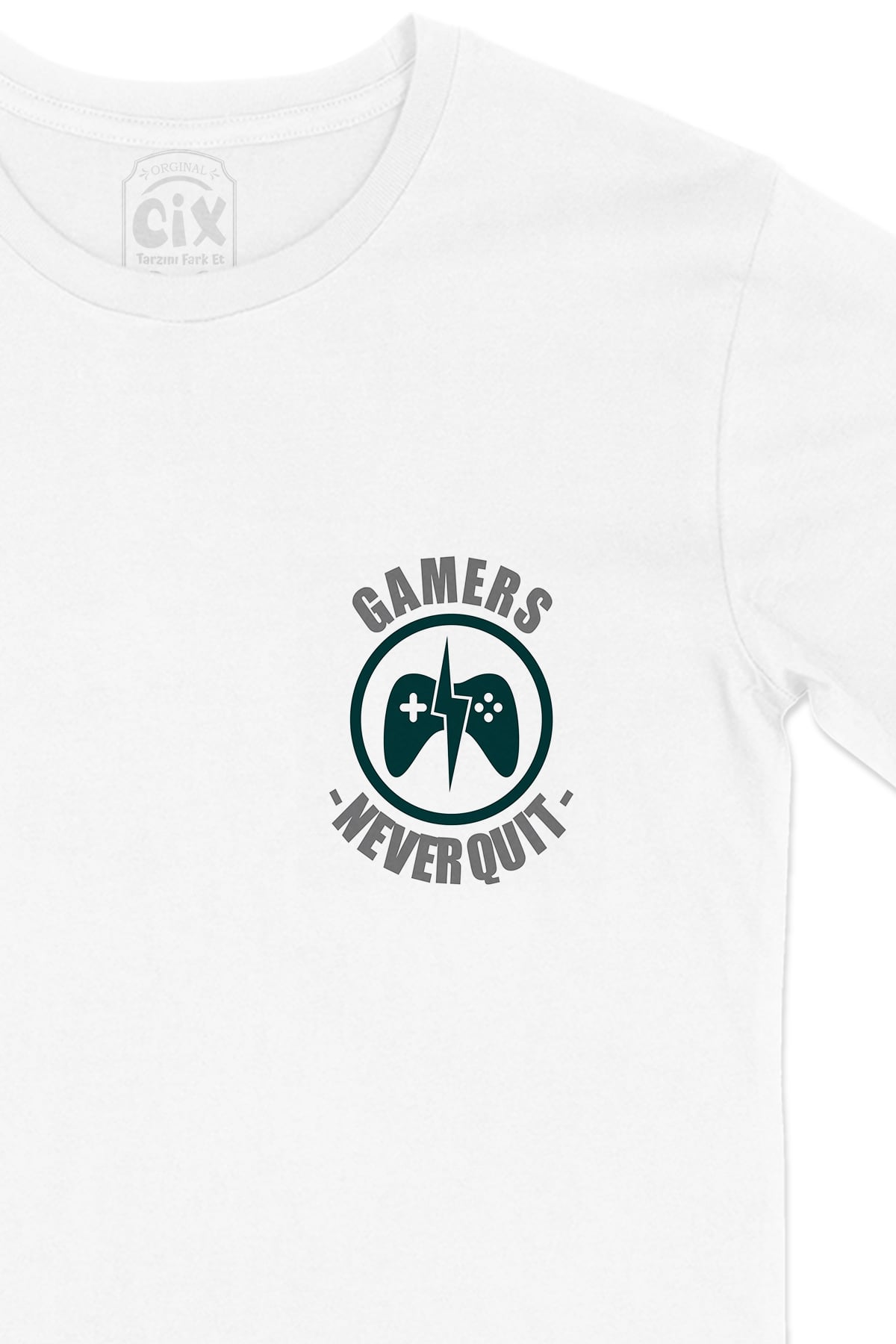 Gri Gamers Never Quit Cep Logo Tasarımlı Beyaz Tişört