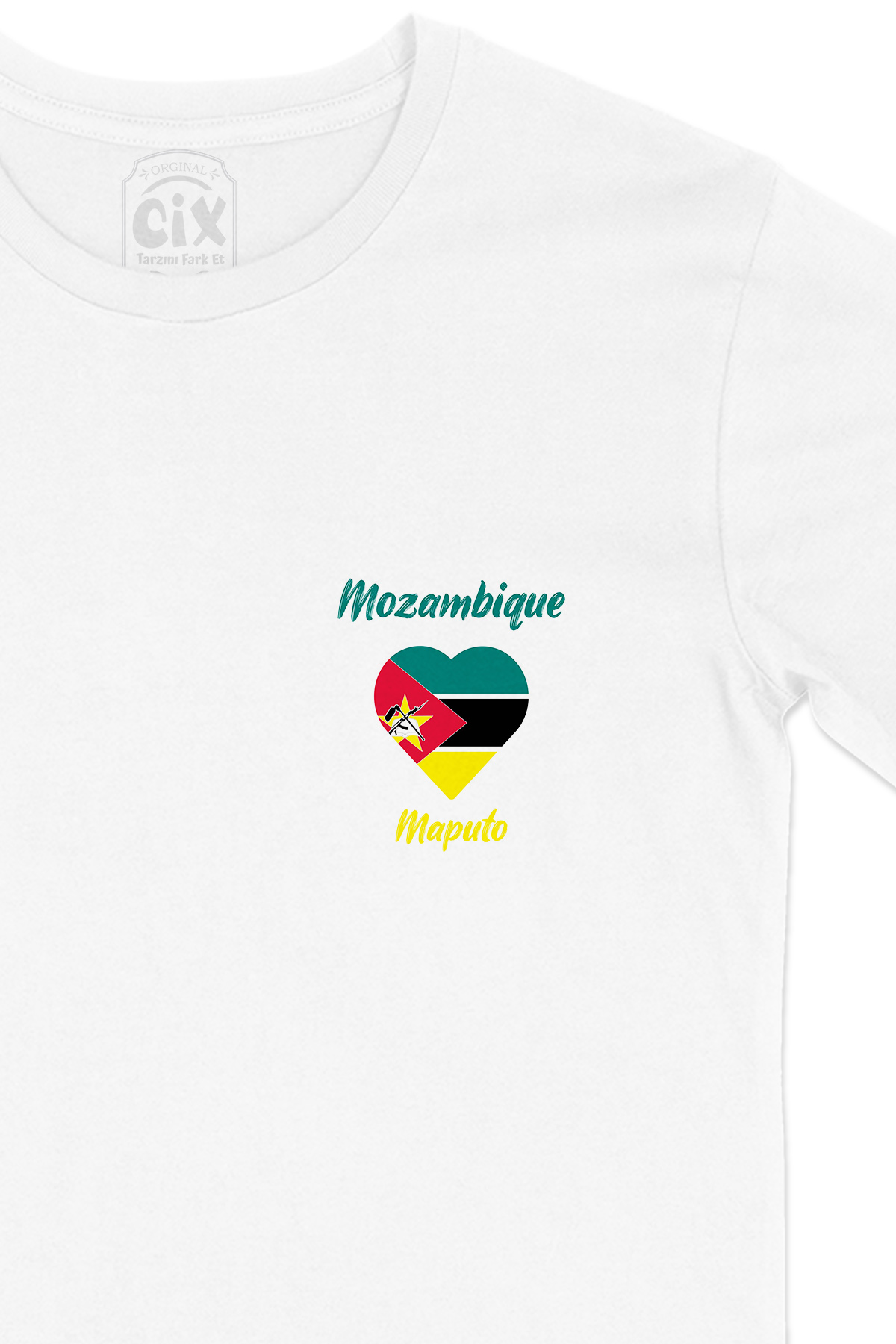 Maputo Mozambik Bayraklı Kalpli Cep Logo Tasarımlı Beyaz Tişört