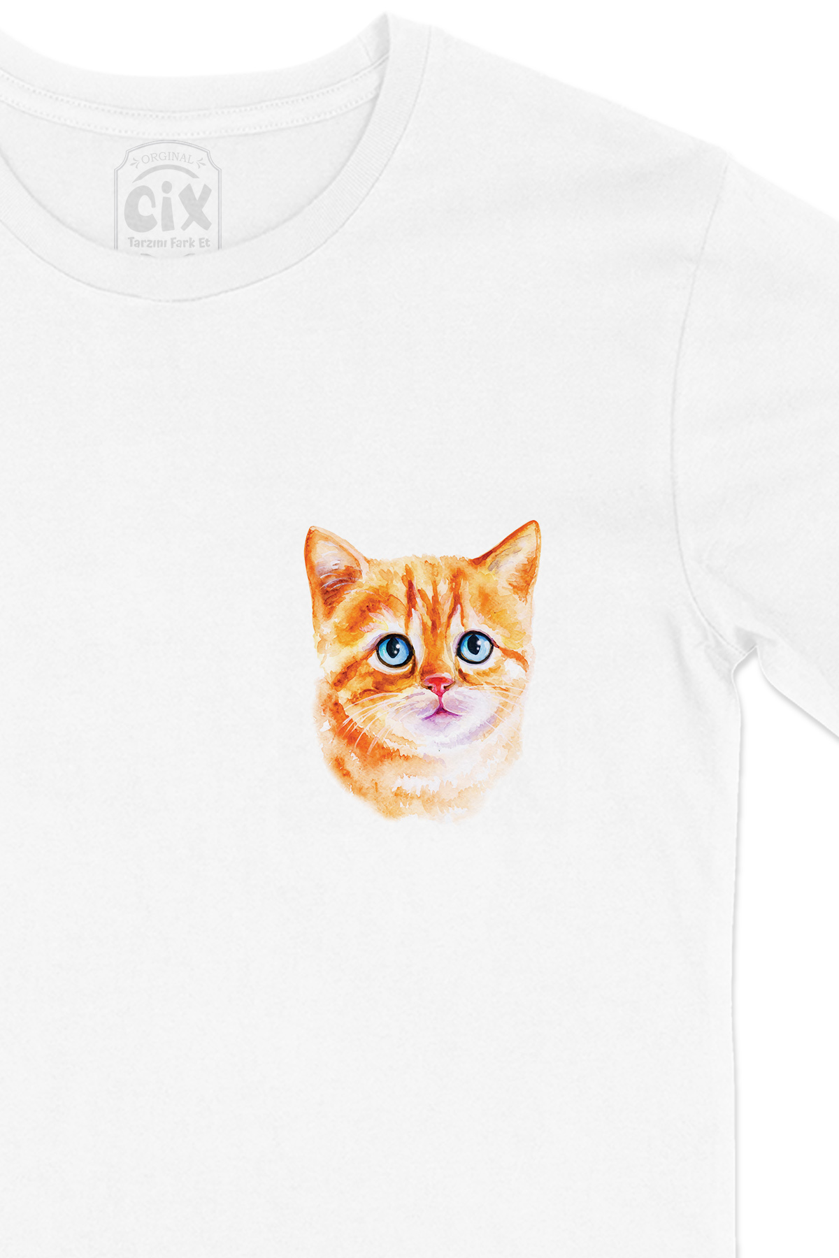 Mavi Gözlü Kedi Cep Logo Tasarımlı Beyaz Tişört