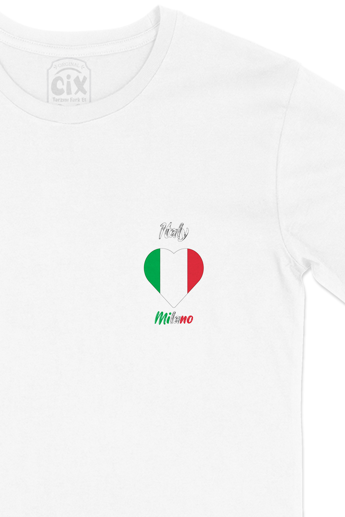 Milano İtalya Bayraklı Kalpli Cep Logo Tasarımlı Beyaz Tişört