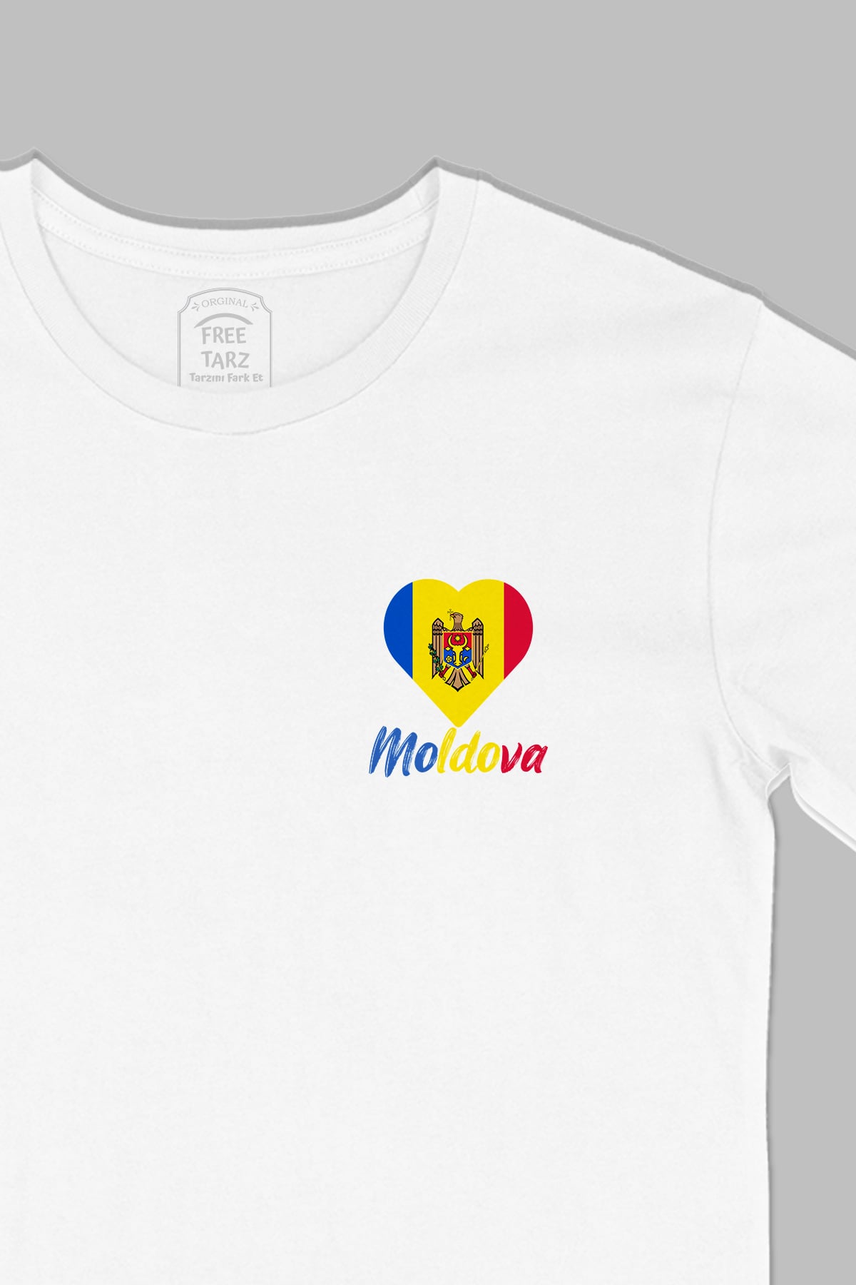 Moldova Baskılı Cep Tasarım Beyaz Tişört