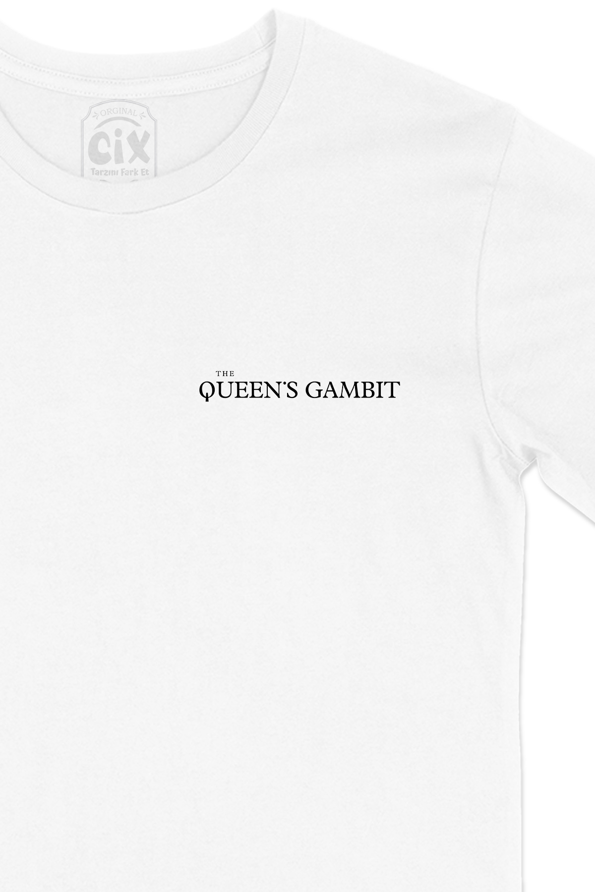 Queens Gambit Cep Logo Tasarımlı Beyaz Tişört