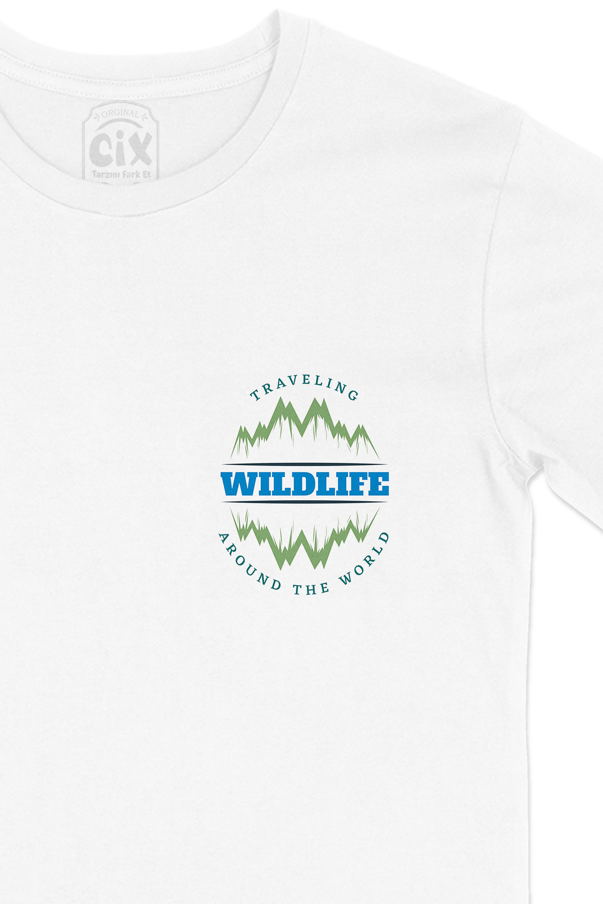 Travelin Around The World Cep Logo Tasarımlı Beyaz Tişört