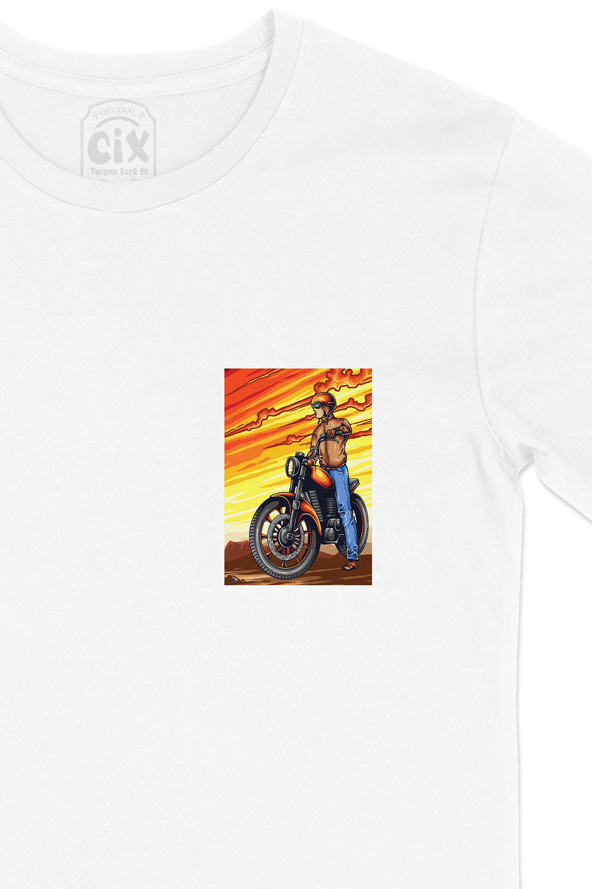 Vintage Moto Racer Cep Logo Tasarımlı Beyaz Tişört