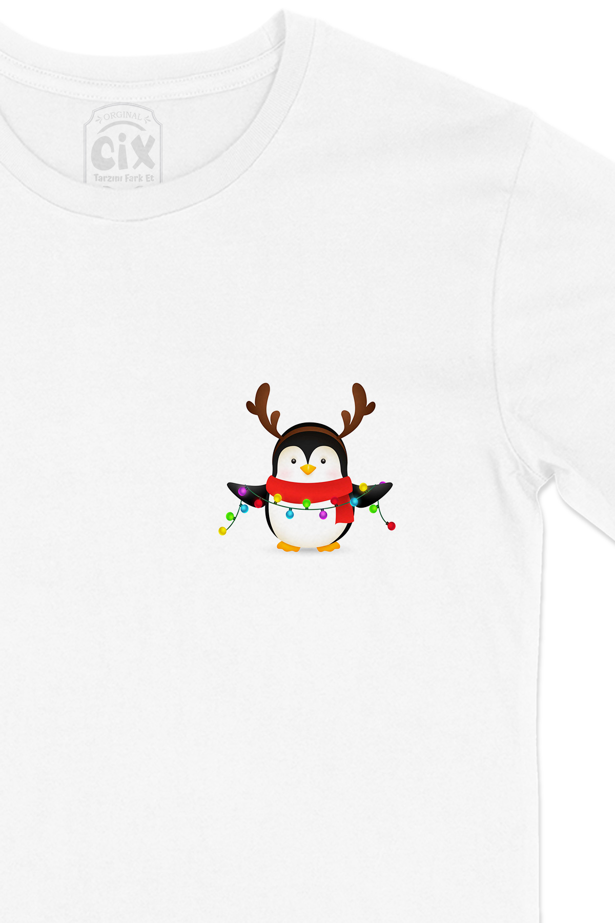 Yılbaşı Pengueni Cep Logo Tasarımlı Beyaz Tişört