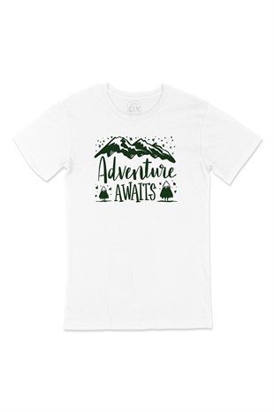 Adventure Awaits Yeşil Tişört
