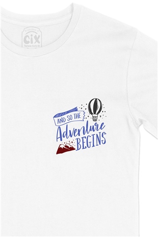 Adventure Begins Cep Logo Tasarımlı Beyaz Tişört