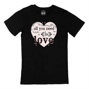 All You Need Is Love Siyah Tişört