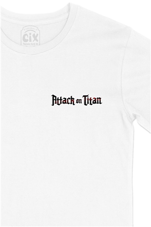 Attack On Titan Yazılı Cep Logo Tasarımlı Beyaz Tişört