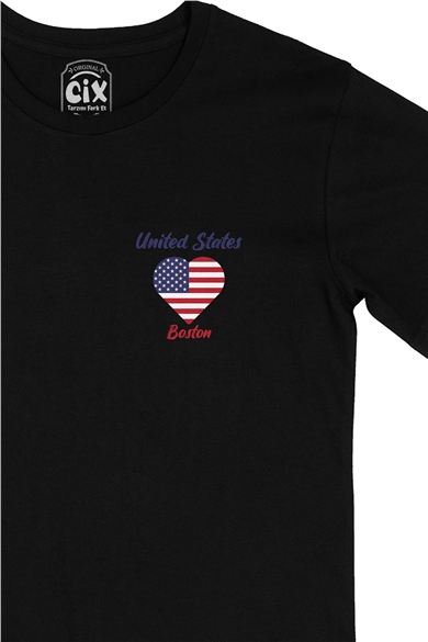 Boston Amerika Bayraklı Kalpli Cep Logo Tasarımlı Siyah Tişört