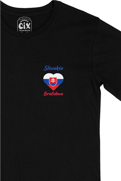 Bratislava Slovakya Bayraklı Kalpli Cep Logo Tasarımlı Siyah Tişört