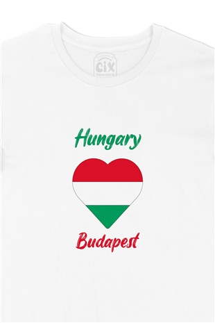 Budapeşte Macaristan Bayraklı Kalpli Tişört