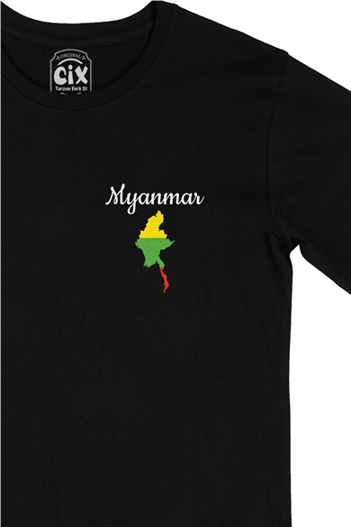 Burma Haritalı ve Bayraklı Cep Logo Tasarımlı Siyah Tişört
