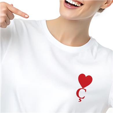 Ç Harf Baskılı Kalpli Boyfriend Beyaz Tişört