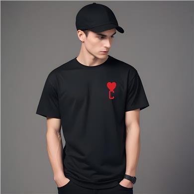 C Harf Baskılı Kalpli Siyah Tişört