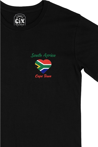 Cape Town Güney Afrika Bayraklı Kalpli Cep Logo Tasarımlı Siyah Tişört