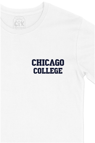 Chicago College Cep Logo Tasarımlı Beyaz Tişört