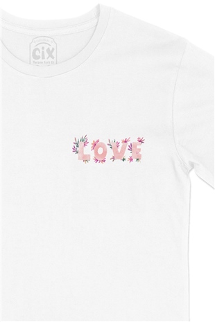 Çiçekli Love Yazılı Cep Logo Tasarımlı Beyaz Tişört