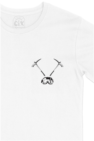 Climbing Ax Cep Logo Tasarımlı Beyaz Tişört