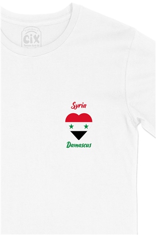 Damascus Suriye Bayraklı Kalpli Cep Logo Tasarımlı Beyaz Tişört