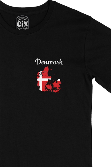 Danimarka Haritalı ve Bayraklı Cep Logo Tasarımlı Siyah Tişört