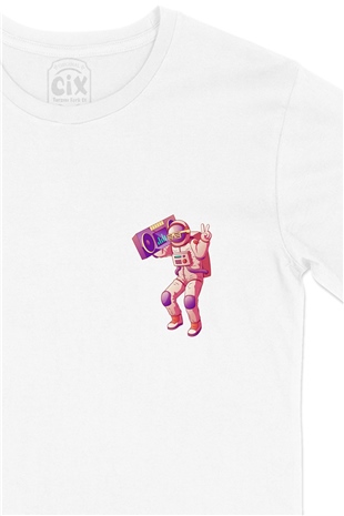 Dans Eden Astronot Cep Logo Tasarımlı Beyaz Tişört