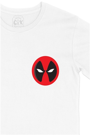 Deadpool Maskeli Cep Logo Tasarımlı Beyaz Tişört