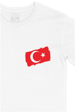 Dikdörtgen Türk Bayraklı Cep Logo Tasarımlı Beyaz Tişört