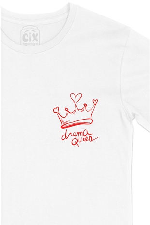 Drama Queen Cep Logo Tasarımlı Beyaz Tişört