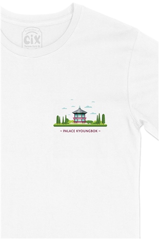 Gyeongbokgung Sarayı Cep Logo Tasarımlı Beyaz Tişört
