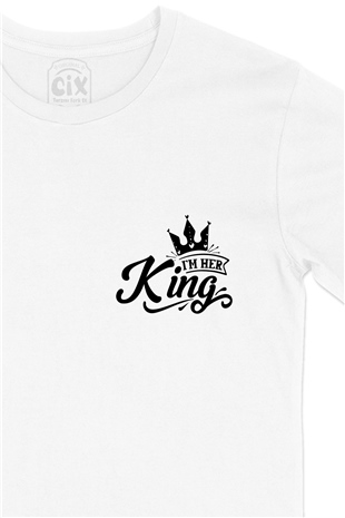 I Am Her King Cep Logo Tasarımlı Beyaz Tişört
