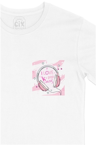 K-Pop Kulaklık Tasarımlı Cep Logo Tasarımlı Beyaz Tişört
