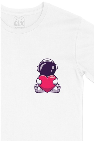 Kalpli Astronot Cep Logo Tasarımlı Beyaz Tişört